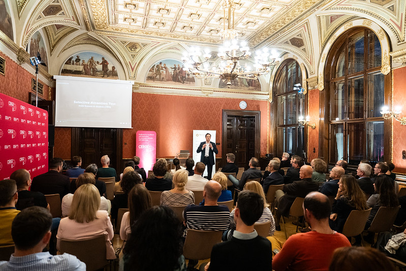 Public lecture in room 7