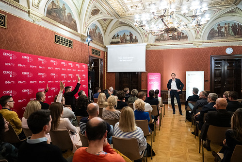 room 7 public lecture Filip Matějka