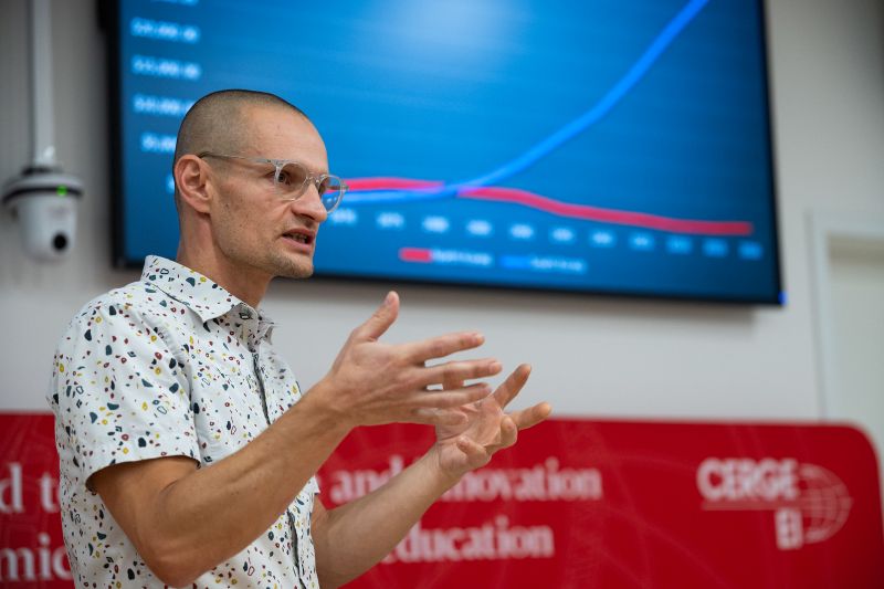 zápal week of science 25